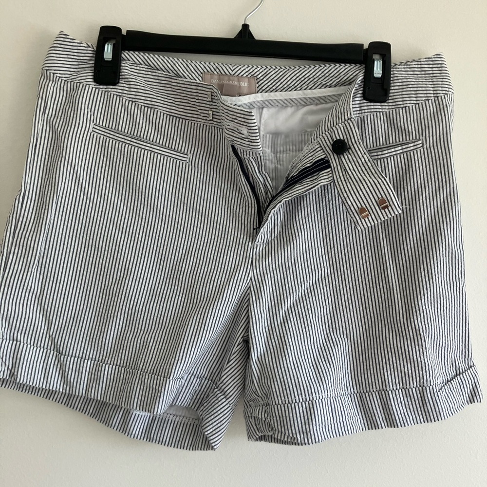 Striped Banana Republic Women's Shorts